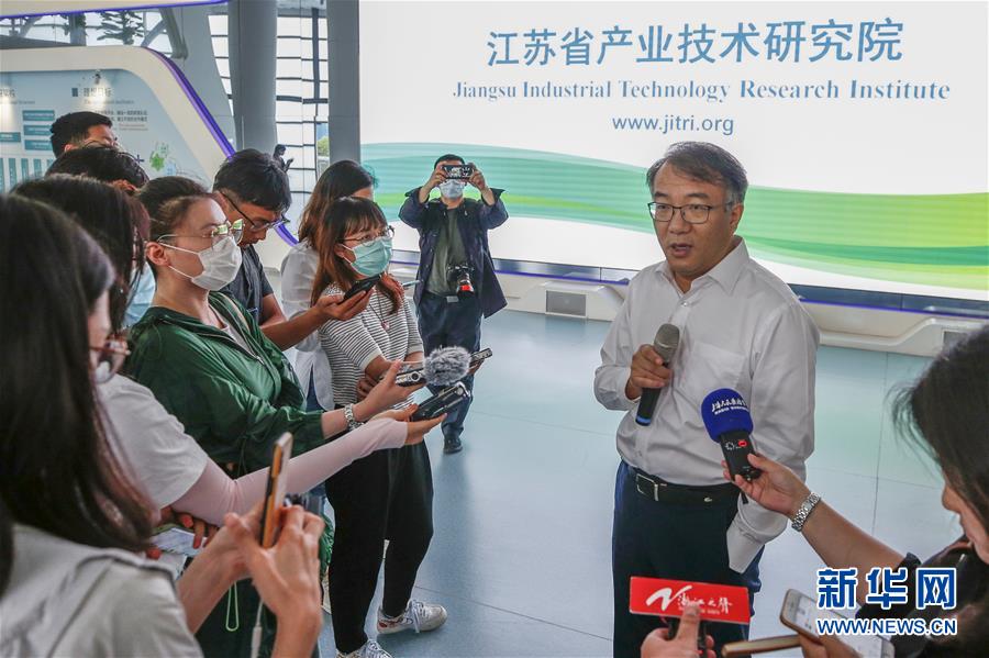 （行進(jìn)長(zhǎng)三角&middot;圖文互動(dòng)）（8）創(chuàng)新轉(zhuǎn)型找燃點(diǎn) 研究院來(lái)了項(xiàng)目經(jīng)理