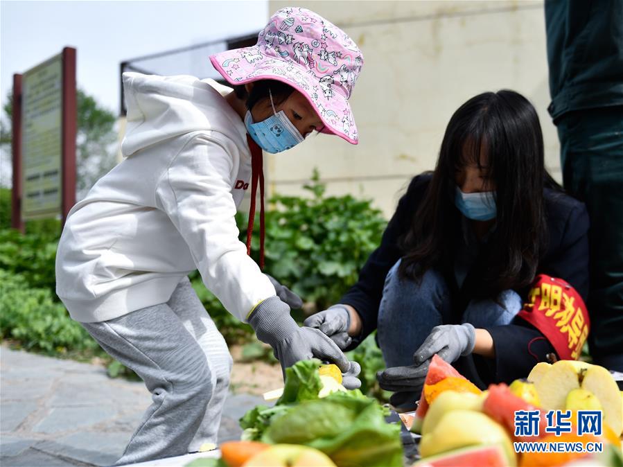 (圖文互動(dòng))(4)青海西寧:和野生動(dòng)物們共度“六一”
