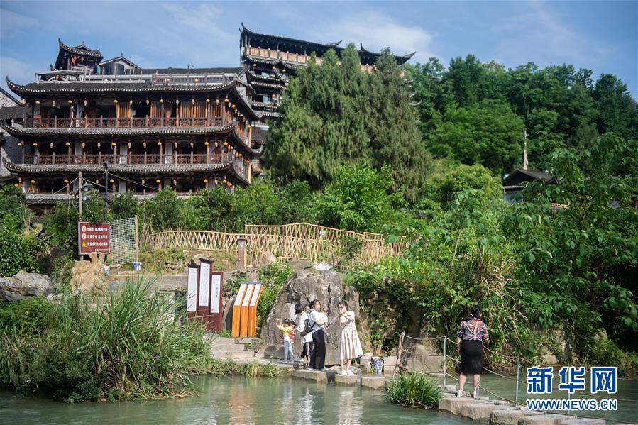 （圖文互動(dòng)）（7）美了鄉(xiāng)村 富了山民&mdash;&mdash;湖南崛起一批文旅特色小鎮(zhèn)