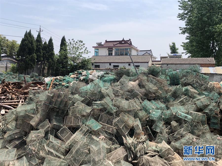 （新華視點&middot;圖文互動）（1）偷捕現(xiàn)象未絕，&ldquo;江鮮&rdquo;仍在高價交易&mdash;&mdash;長江&ldquo;禁漁令&rdquo;實施近半年追蹤