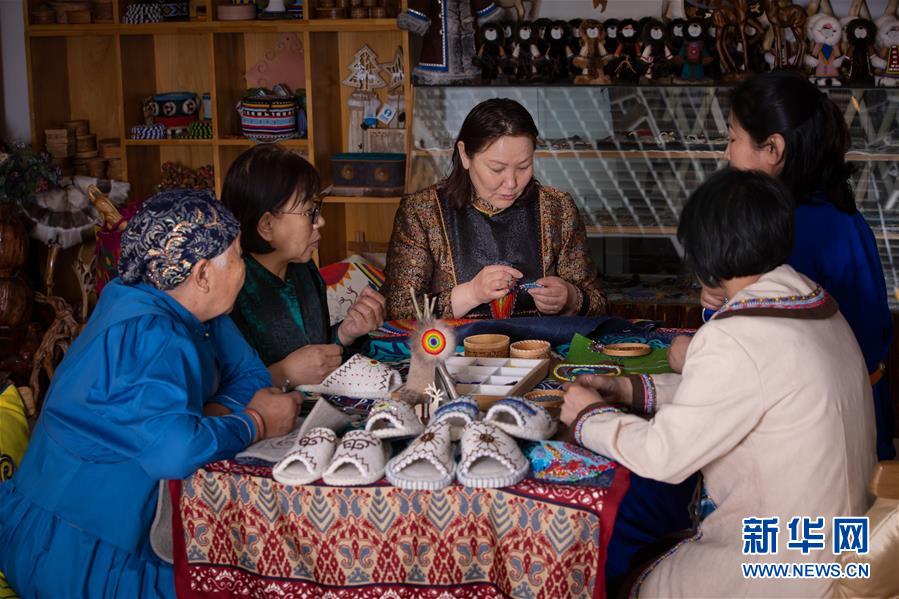 (在習(xí)近平新時代中國特色社會主義思想指引下——新時代新作為新篇章·習(xí)近平總書記關(guān)切事·圖文互動)(2)讓每一個角落都感受到幸福的溫情——人口較少民族在脫貧攻堅大潮中的奮進故事