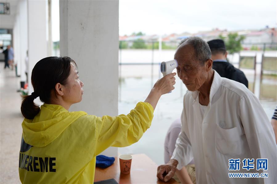 （在習(xí)近平新時(shí)代中國(guó)特色社會(huì)主義思想指引下&mdash;&mdash;新時(shí)代新作為新篇章&middot;習(xí)近平總書記關(guān)切事&middot;圖文互動(dòng)）（1）戰(zhàn)洪魔　保安全&mdash;&mdash;近期防汛救災(zāi)熱點(diǎn)觀察