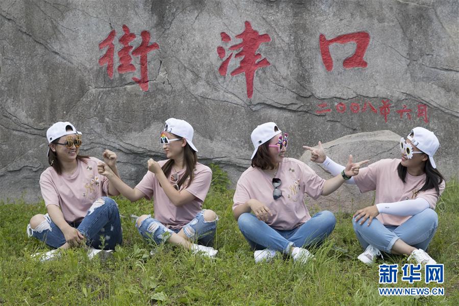 (新華全媒頭條·走向我們的小康生活·圖文互動(dòng))(3)迎著東升的紅日——走向小康之路的赫哲族