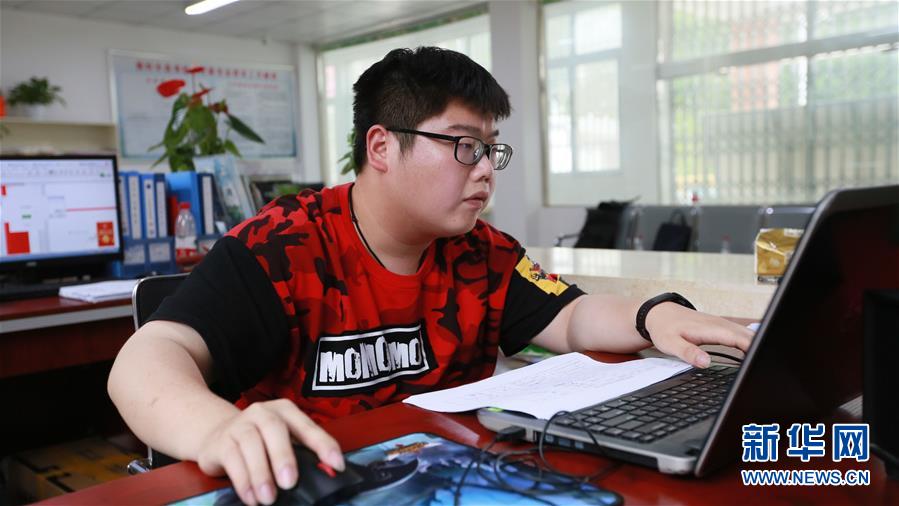  （新華全媒頭條&middot;圖文互動(dòng)）（3）青春，在希望的田野上&mdash;&mdash;大別山區(qū)尋訪&ldquo;城歸&rdquo;大學(xué)畢業(yè)生