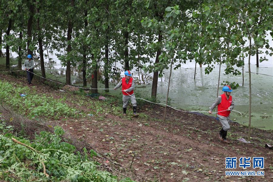 （圖文互動）（2）搶險(xiǎn)！群眾的安全高于一切&mdash;&mdash;湖北統(tǒng)籌部署緊急應(yīng)對洪澇災(zāi)害