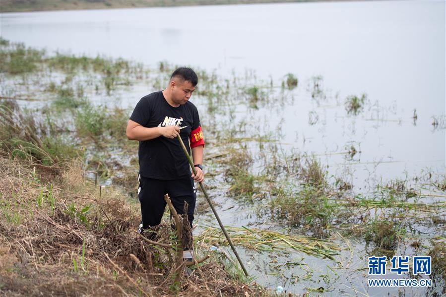 （防汛抗洪&middot;圖文互動）（2）在大堤上成長，為人民守護&mdash;&mdash;洪水中的青年&ldquo;生力軍&rdquo;