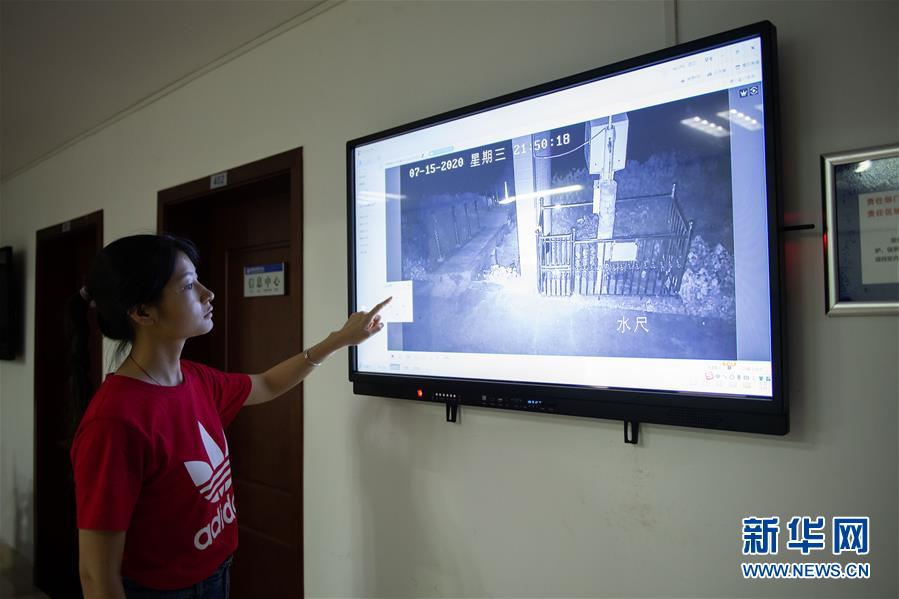 （防汛抗洪&middot;圖文互動）（5）在大堤上成長，為人民守護&mdash;&mdash;洪水中的青年&ldquo;生力軍&rdquo;