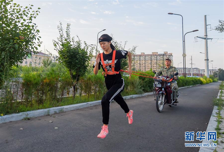 （體育&middot;圖文互動）（9）父愛如燈  伴我奔跑