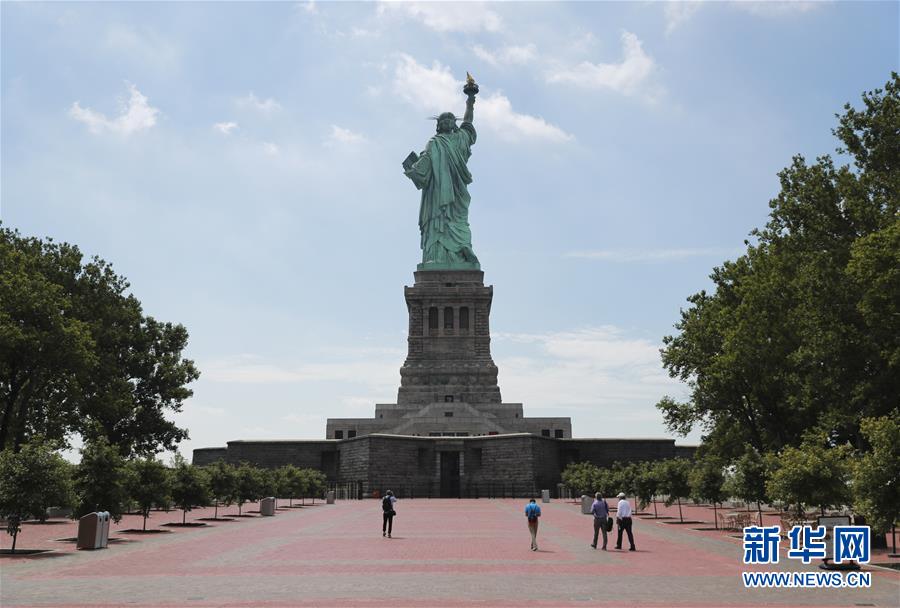 (國(guó)際疫情)(3)紐約進(jìn)入解封新階段 自由島重新開放