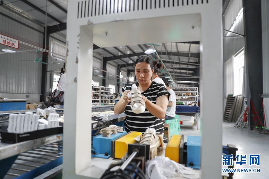 （落實&ldquo;六穩(wěn)&rdquo;&ldquo;六保&rdquo;一線見聞&middot;圖文互動）（2）&ldquo;不讓一名貧困勞動力失業(yè)！&rdquo;&mdash;&mdash;三峽庫區(qū)穩(wěn)就業(yè)見聞