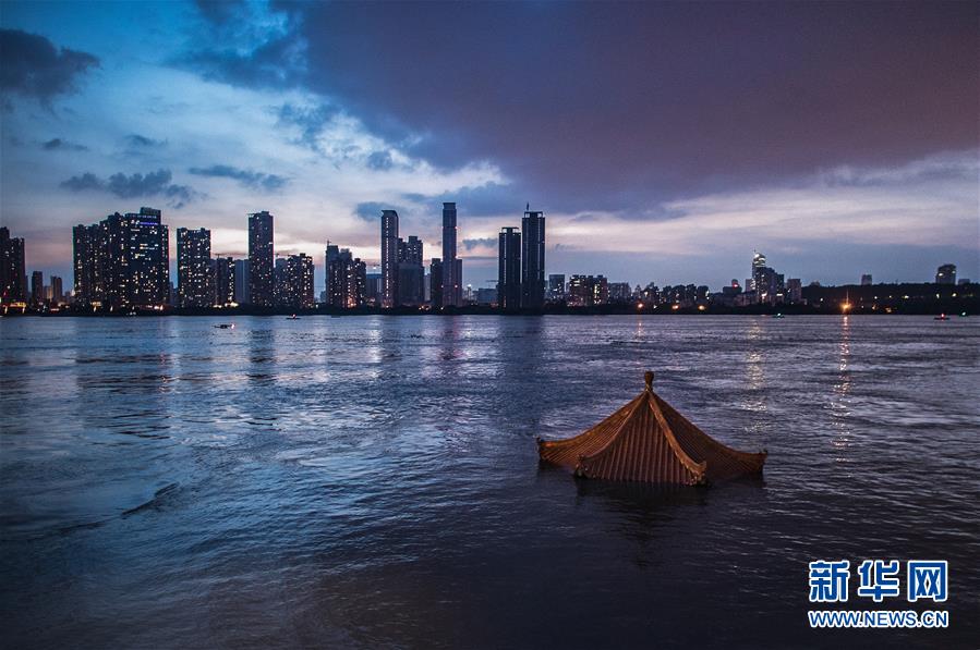 （在習近平新時代中國特色社會主義思想指引下&mdash;&mdash;新時代新作為新篇章&middot;習近平總書記關(guān)切事&middot;圖文互動）（1）戰(zhàn)疫魔,斗洪魔&mdash;&mdash;湖北全力應(yīng)對防疫、防汛疊加&ldquo;雙考&rdquo;