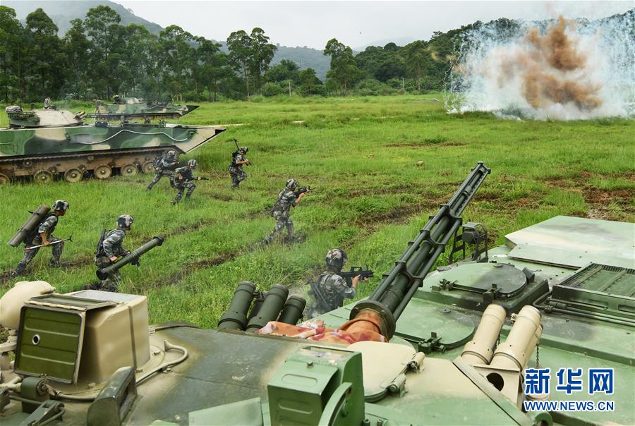 (圖文互動(dòng))(1)戰(zhàn)旗獵獵鑄忠魂——陸軍第74集團(tuán)軍某旅“硬骨頭六連”鍛造全面過硬連隊(duì)紀(jì)實(shí)