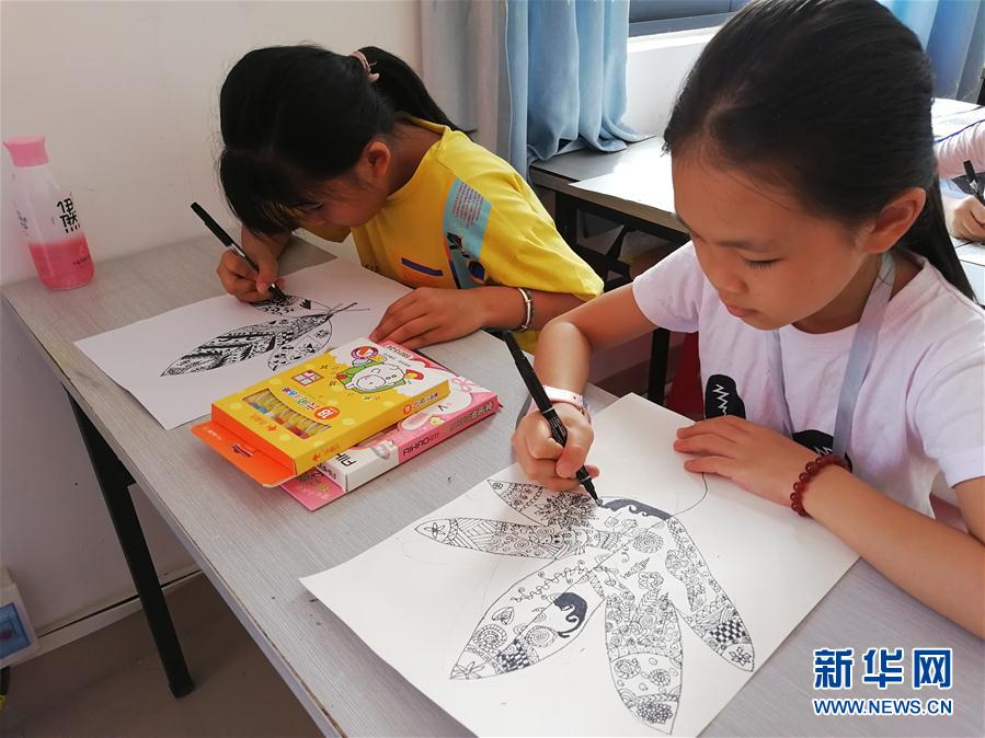 （特別的暑期生活&middot;圖文互動(dòng)）（1）她們的愿望，在這個(gè)假期實(shí)現(xiàn)&mdash;&mdash;廣西隆安易地扶貧搬遷安置區(qū)暑期見聞