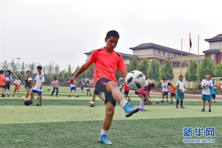 （特別的暑期生活&middot;圖文互動）（1）文體活動豐富河南農(nóng)村孩子暑期生活