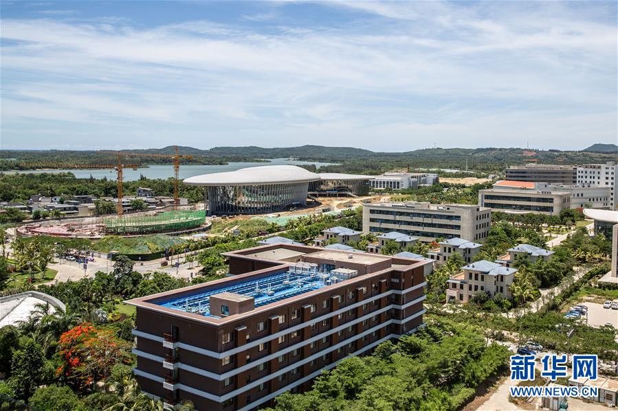 （在習(xí)近平新時(shí)代中國特色社會主義思想指引下&mdash;&mdash;新時(shí)代新作為新篇章&middot;習(xí)近平總書記關(guān)切事&middot;圖文互動(dòng)）（13）感受開放新魅力&mdash;&mdash;海南自由貿(mào)易港建設(shè)開局觀察