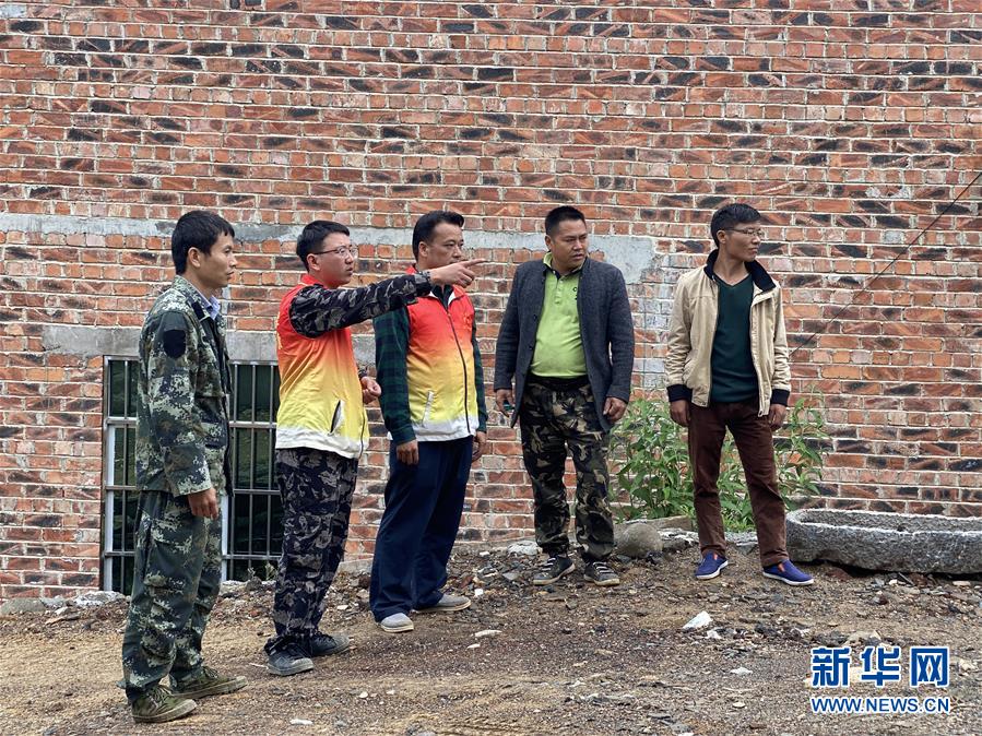 （在習近平新時代中國特色社會主義思想指引下&mdash;&mdash;新時代新作為新篇章&middot;習近平總書記關(guān)切事&middot;圖文互動）（5）青春做伴，西部放歌&mdash;&mdash;走近扎根西部建設(shè)邊疆的大學生們