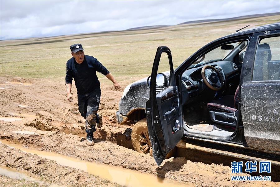 （圖文互動(dòng)）（3）記者手記：可可西里，&ldquo;挪&rdquo;向&ldquo;藏羚羊大產(chǎn)房&rdquo;的14個(gè)半小時(shí)