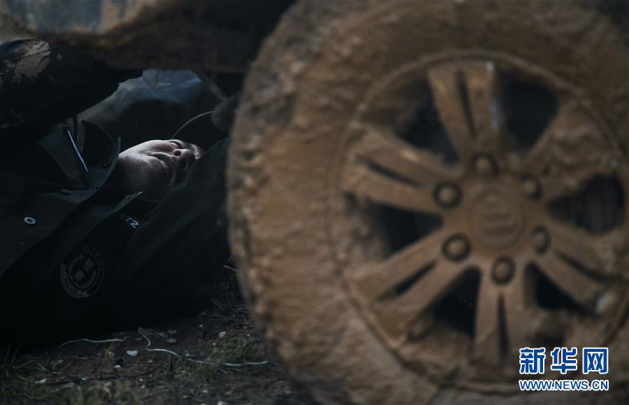 （圖文互動(dòng)）（8）記者手記：可可西里，&ldquo;挪&rdquo;向&ldquo;藏羚羊大產(chǎn)房&rdquo;的14個(gè)半小時(shí)