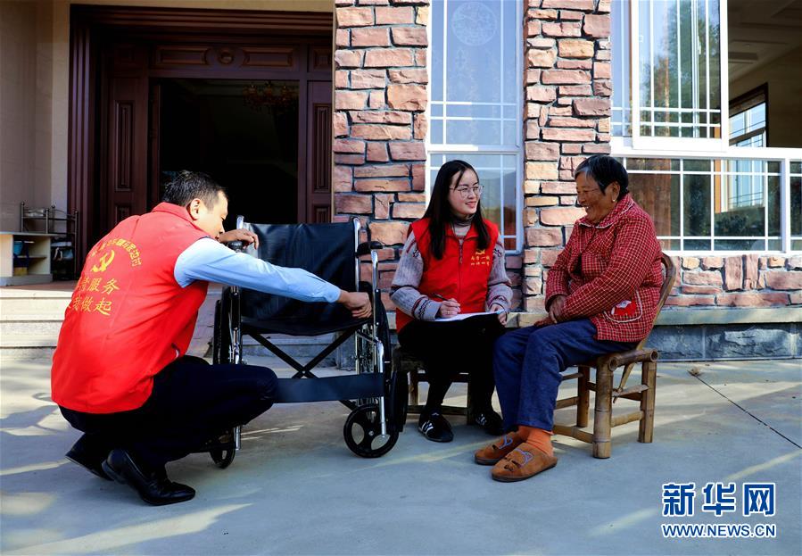 (新華全媒頭條·總書(shū)記推動(dòng)的改革身邊事·行政體制改革篇·圖文互動(dòng))(4)特寫(xiě):追問(wèn)“一件事”