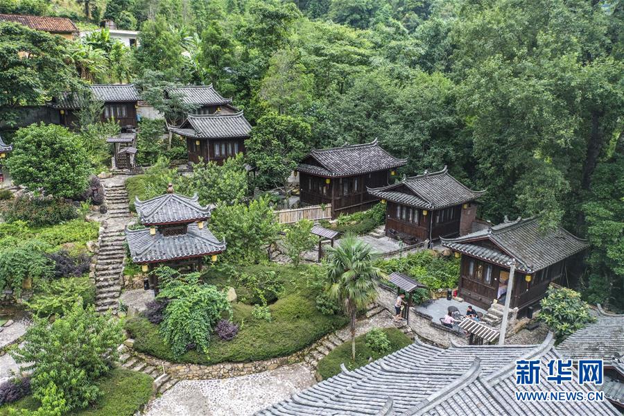 (新華全媒頭條·走向我們的小康生活·圖文互動(dòng))(12)“靠山吃山”的新路徑——探尋大瑤山的“幸福密碼”
