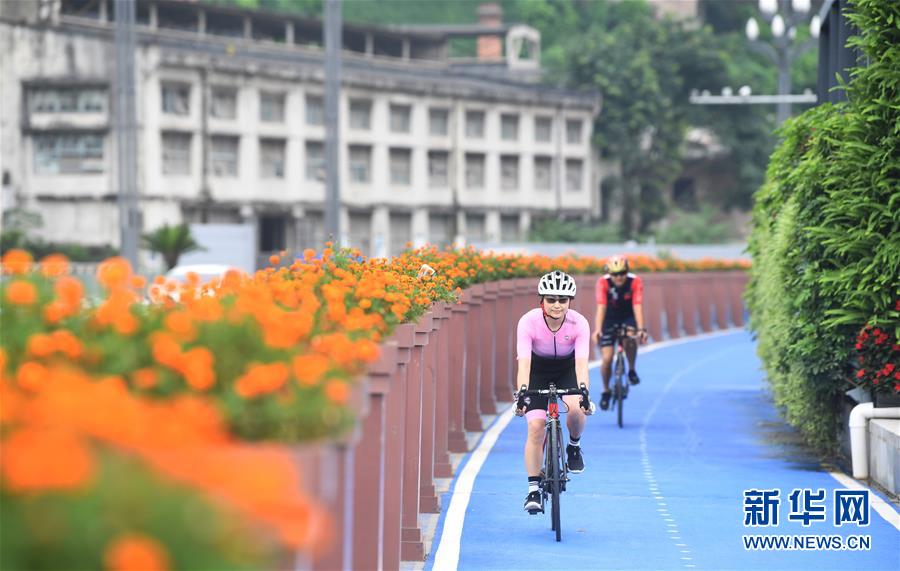 （新華全媒頭條&middot;走向我們的小康生活&middot;圖文互動）（13）大城大鄉(xiāng)的&ldquo;幸福協(xié)奏曲&rdquo;&mdash;&mdash;重慶推動高質(zhì)量發(fā)展創(chuàng)造高品質(zhì)生活紀事