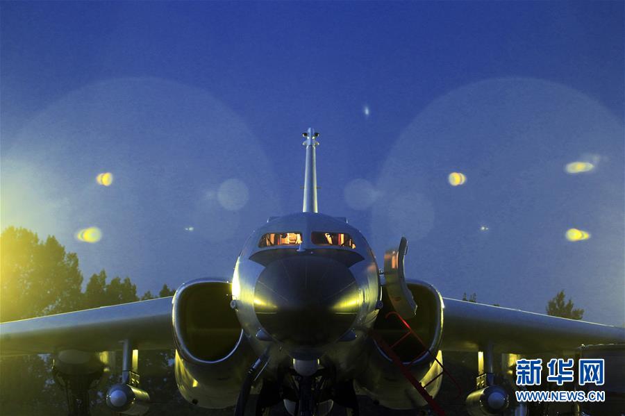 （在習(xí)近平強(qiáng)軍思想指引下&middot;我們?cè)趹?zhàn)位報(bào)告&middot;圖文互動(dòng)）（3）雷霆&ldquo;戰(zhàn)神&rdquo;向戰(zhàn)而飛&mdash;&mdash;空軍航空兵某師牢記囑托備戰(zhàn)打仗記事