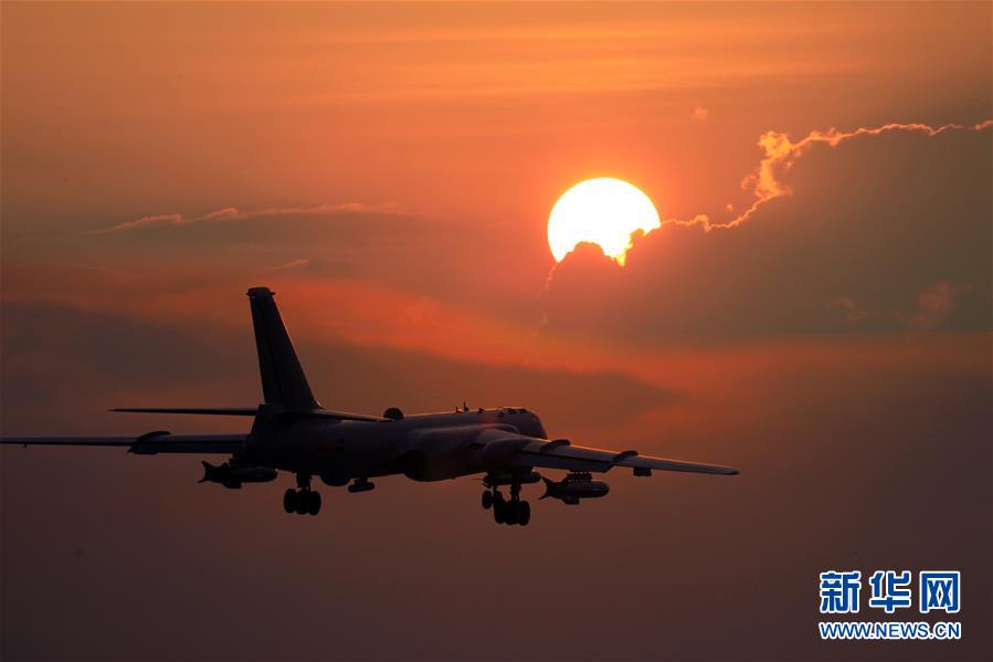 （在習(xí)近平強(qiáng)軍思想指引下&middot;我們?cè)趹?zhàn)位報(bào)告&middot;圖文互動(dòng)）（4）雷霆&ldquo;戰(zhàn)神&rdquo;向戰(zhàn)而飛&mdash;&mdash;空軍航空兵某師牢記囑托備戰(zhàn)打仗記事