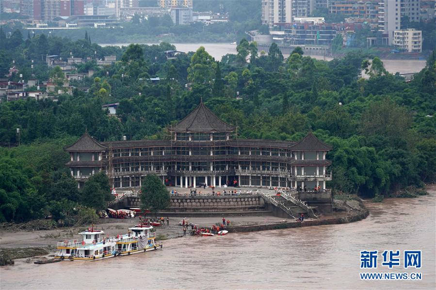 （新華全媒頭條&middot;圖文互動）（3）&ldquo;洪線&rdquo;逆險守家國&mdash;&mdash;抗洪一線的凡人星光