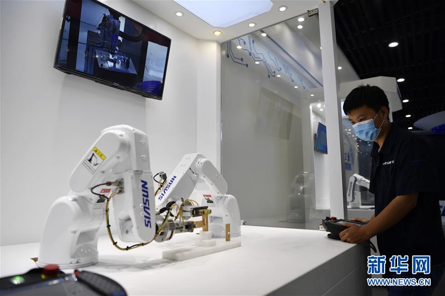 （新華全媒頭條&middot;走向我們的小康生活&middot;圖文互動(dòng)）（6）沽水流霞正美好&mdash;&mdash;天津&ldquo;工筆&rdquo;繪就&ldquo;小康圖&rdquo;