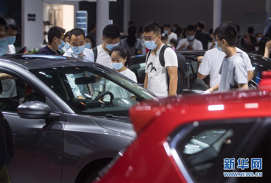 （在習近平新時代中國特色社會主義思想指引下&mdash;&mdash;新時代新作為新篇章&middot;習近平總書記關(guān)切事&middot;圖文互動）（2）消費回暖市聲新&mdash;&mdash;內(nèi)需動力不斷釋放的市場觀察