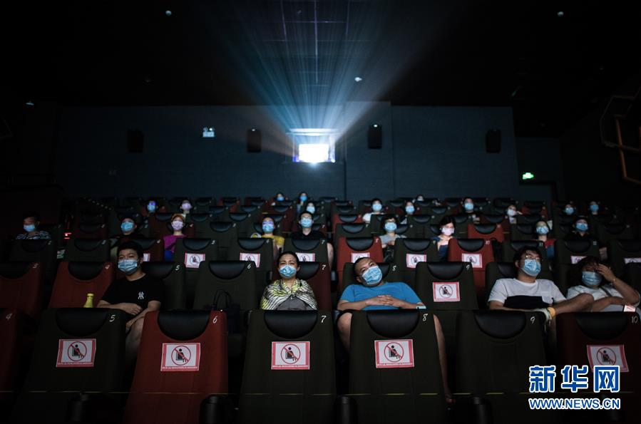 （在習近平新時代中國特色社會主義思想指引下&mdash;&mdash;新時代新作為新篇章&middot;習近平總書記關(guān)切事&middot;圖文互動）（1）消費回暖市聲新&mdash;&mdash;內(nèi)需動力不斷釋放的市場觀察