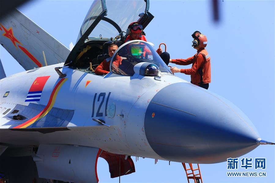 （在習(xí)近平強軍思想指引下&middot;我們在戰(zhàn)位報告&middot;圖文互動）（2）奮飛在新時代的海天&mdash;&mdash;海軍某艦載航空兵部隊備戰(zhàn)打仗記事
