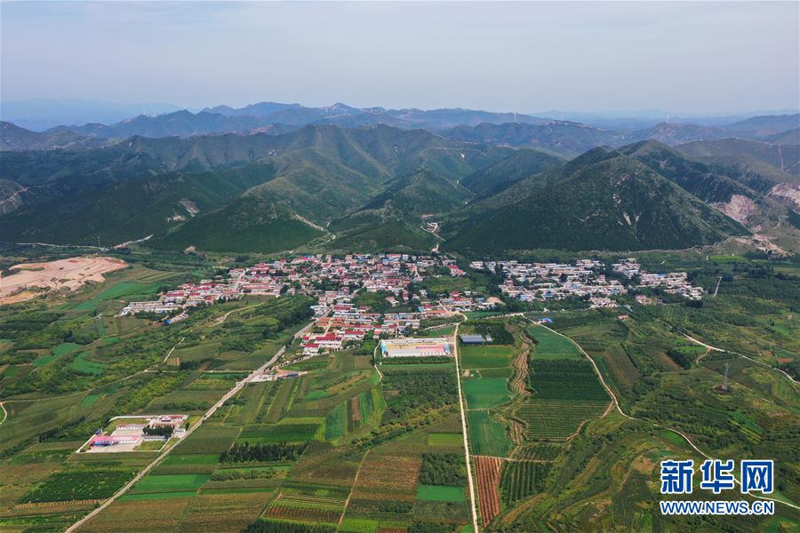 （新華全媒頭條&middot;走向我們的小康生活&middot;圖文互動）（13）長城腳下，小康村串成&ldquo;珍珠鏈&rdquo;