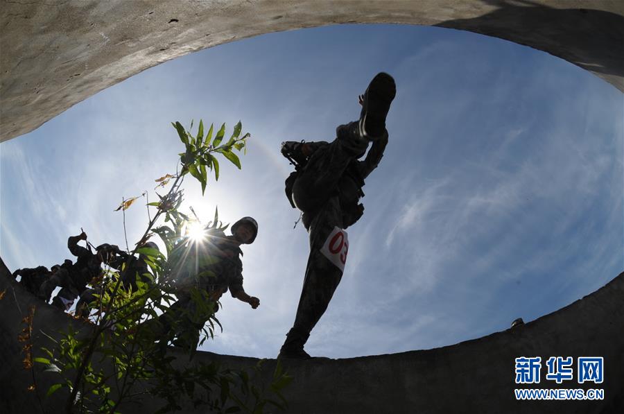 （在習近平強軍思想指引下&middot;我們在戰(zhàn)位報告&middot;圖文互動）（4）數(shù)字化勁旅的&ldquo;士兵突擊&rdquo;&mdash;&mdash;陸軍第82集團軍某部牢記囑托練兵備戰(zhàn)記事