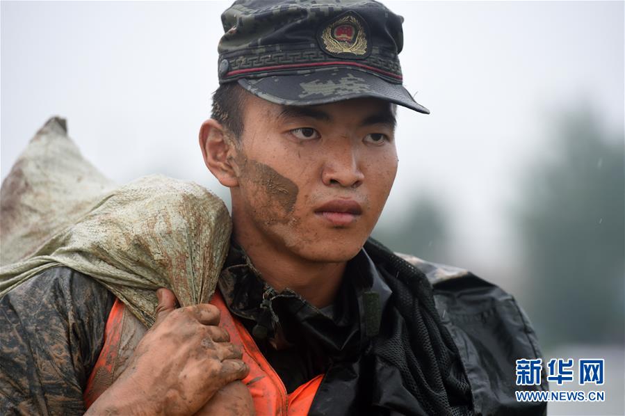 （在習(xí)近平新時代中國特色社會主義思想指引下&mdash;&mdash;新時代新作為新篇章&middot;習(xí)近平總書記關(guān)切事&middot;圖文互動）（6）一切為了人民&mdash;&mdash;寫在全國防汛救災(zāi)取得階段性重大勝利之時