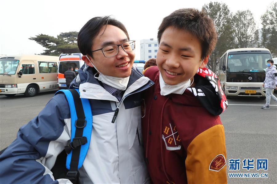 （抗疫一線醫(yī)務(wù)人員英雄群體&middot;圖文互動）（5）你的名字，我們的希望&mdash;&mdash;記國家援鄂抗疫醫(yī)療隊