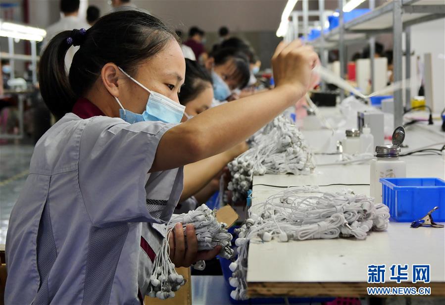 （決戰(zhàn)決勝脫貧攻堅(jiān)&middot;圖文互動(dòng)）（12）同飲一江水 攜手&ldquo;斬窮根&rdquo;&mdash;&mdash;深圳對(duì)口廣西河池、百色扶貧協(xié)作見聞