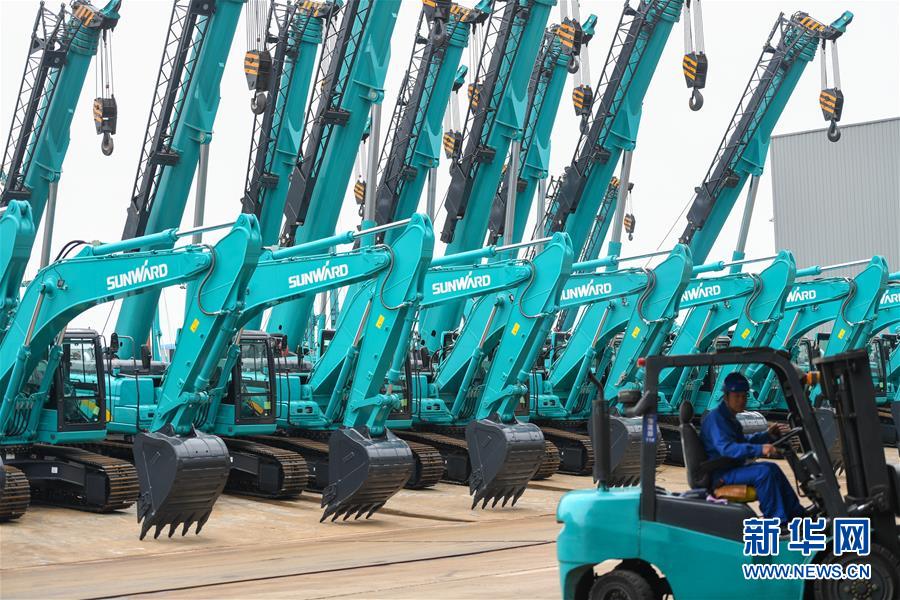 （落實(shí)&ldquo;六穩(wěn)&rdquo;&ldquo;六保&rdquo;企業(yè)見聞&middot;圖文互動）（3）&ldquo;智慧工廠&rdquo;引領(lǐng)&ldquo;生產(chǎn)節(jié)拍&rdquo;&mdash;&mdash;走進(jìn)山河智能一探究竟