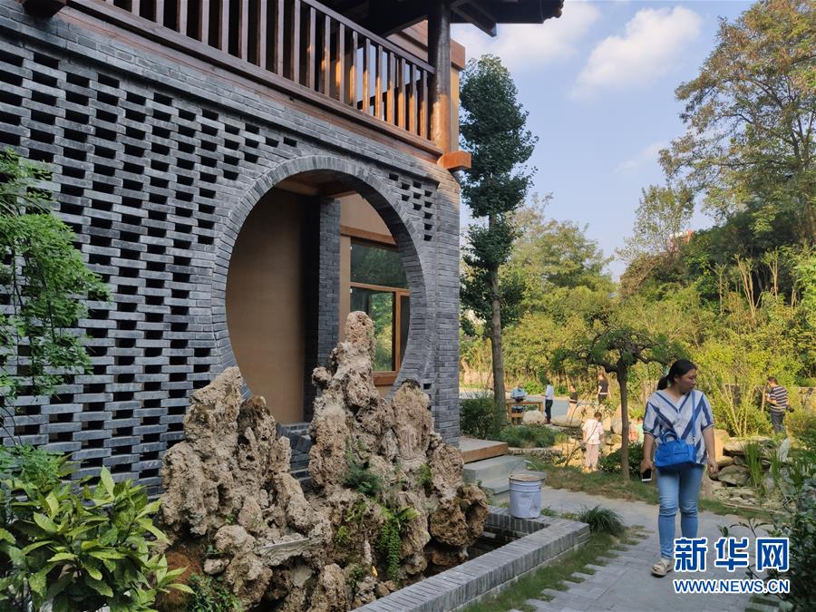 （走向我們的小康生活&middot;圖文互動）（1）游客來了，小康近了&mdash;&mdash;生態(tài)旅游引領(lǐng)湖北山區(qū)蝶變二三事