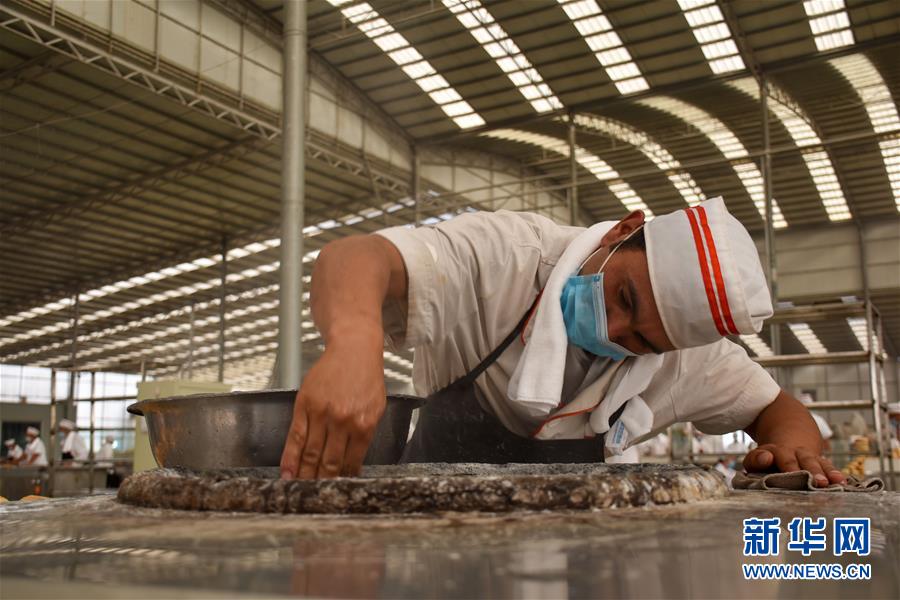 （決戰(zhàn)決勝脫貧攻堅(jiān)&middot;圖文互動(dòng)）（1）家門口的&ldquo;夢工廠&rdquo;