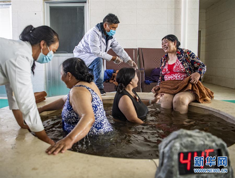 （新華全媒頭條&middot;走向我們的小康生活&middot;圖文互動(dòng)）（10）扎西德勒，我們的新家園&mdash;&mdash;西藏易地扶貧搬遷搬出幸福美好新生活