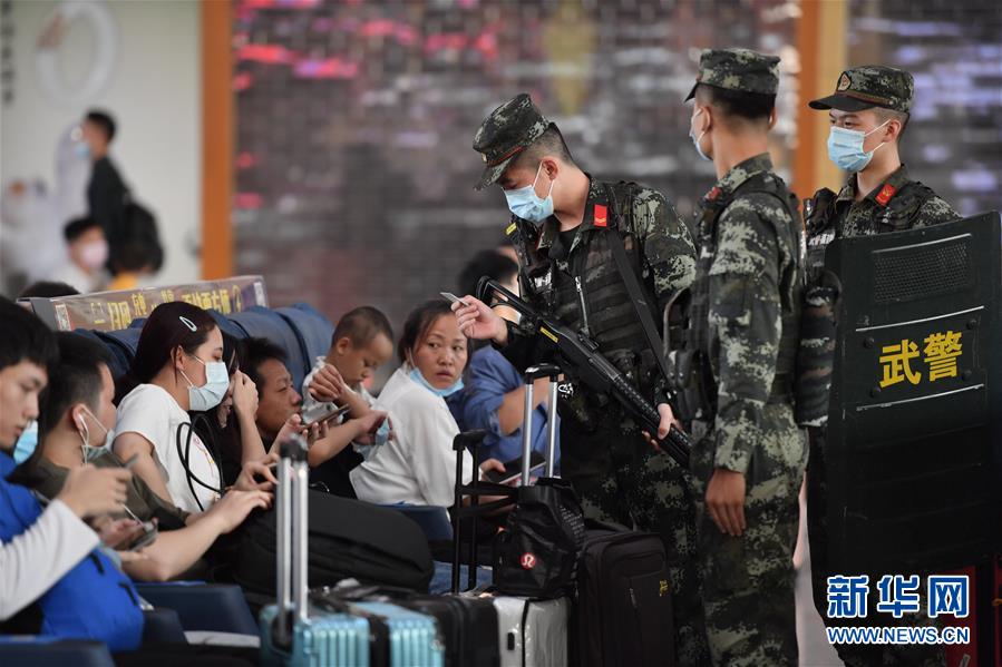 (圖文互動(dòng))(1)武警官兵“雙節(jié)”堅(jiān)守戰(zhàn)位保平安