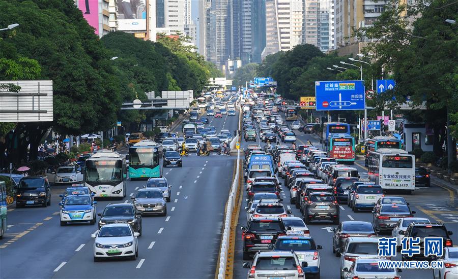 (深圳特區(qū)40年·圖文互動(dòng))(1)“智”行千里——特大城市交通治理的深圳樣板