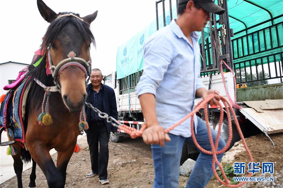 （新華全媒頭條&middot;圖文互動(dòng)）（10）大山的回響&mdash;&mdash;三個(gè)民族自治縣的70年巨變