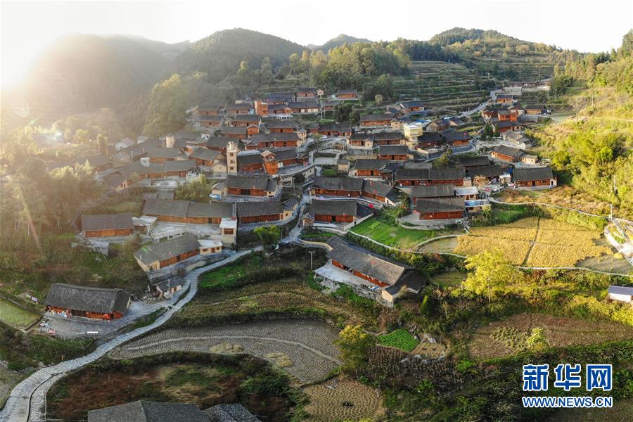 （新華全媒頭條&middot;圖文互動）（6）決戰(zhàn)決勝奪取脫貧攻堅戰(zhàn)全面勝利&mdash;&mdash;寫在第7個國家扶貧日之際