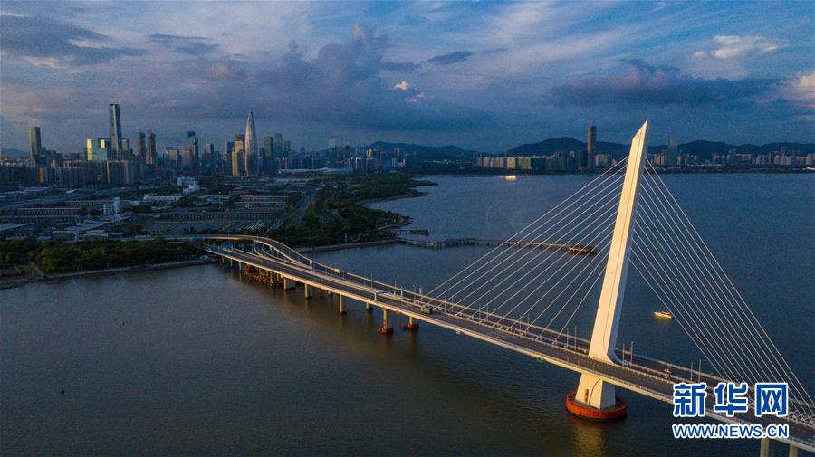 (在習(xí)近平新時(shí)代中國(guó)特色社會(huì)主義思想指引下——新時(shí)代新作為新篇章·習(xí)近平總書記關(guān)切事·圖文互動(dòng))(1)我家大門常打開——經(jīng)濟(jì)特區(qū)全方位對(duì)外開放故事