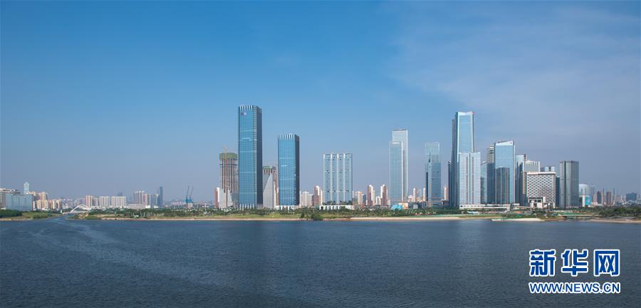 (在習(xí)近平新時(shí)代中國(guó)特色社會(huì)主義思想指引下——新時(shí)代新作為新篇章·習(xí)近平總書記關(guān)切事·圖文互動(dòng))(2)我家大門常打開——經(jīng)濟(jì)特區(qū)全方位對(duì)外開放故事