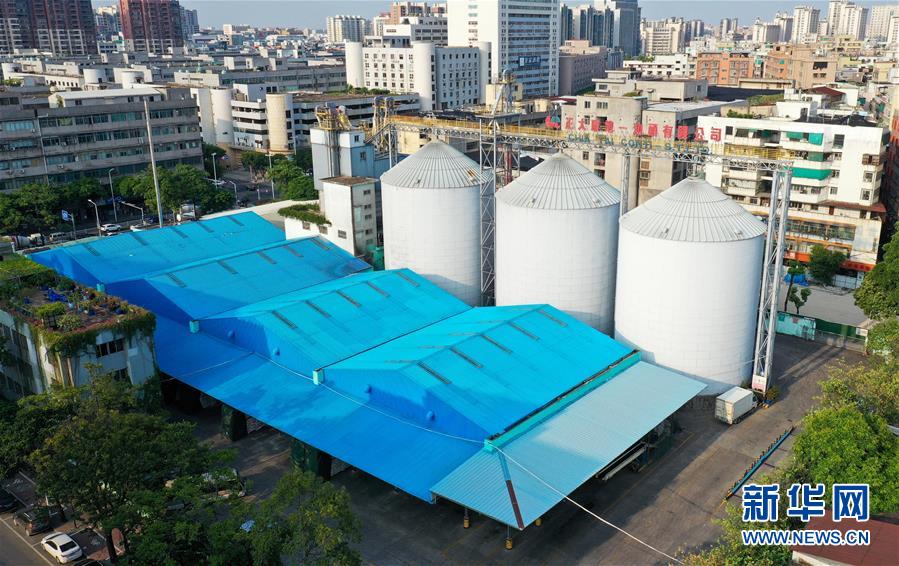 (在習(xí)近平新時(shí)代中國(guó)特色社會(huì)主義思想指引下——新時(shí)代新作為新篇章·習(xí)近平總書記關(guān)切事·圖文互動(dòng))(14)我家大門常打開——經(jīng)濟(jì)特區(qū)全方位對(duì)外開放故事