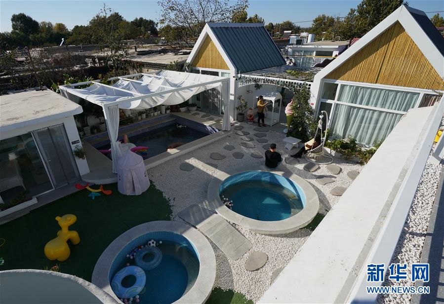 (全面建成小康社會“百城千縣萬村調(diào)研行”·圖文互動)(2)北戴河村:藝術(shù)院落“點亮”鄉(xiāng)村致富路