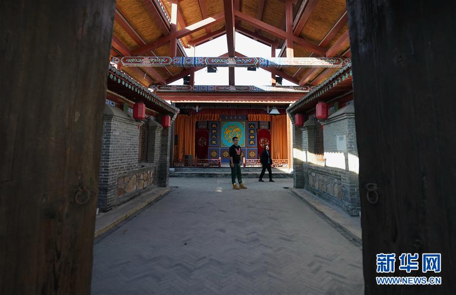 (全面建成小康社會“百城千縣萬村調(diào)研行”·圖文互動)(4)北戴河村:藝術(shù)院落“點亮”鄉(xiāng)村致富路